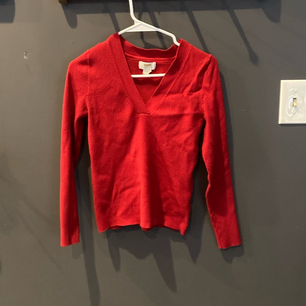Anthropologie size small red long sleeved ribbed v neck top great condition